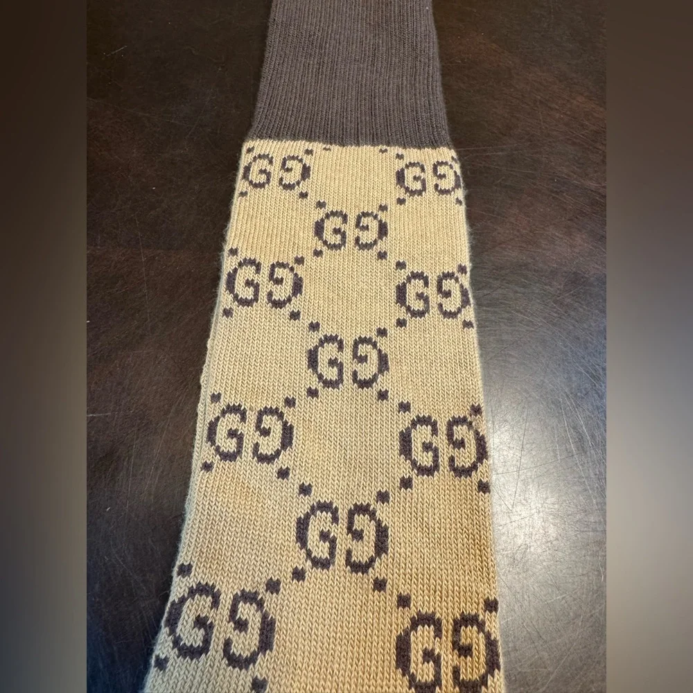 New Authentic Gucci GG Supreme Logo Socks Tan Brown - Picture 6 of 11